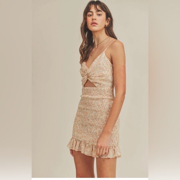 Mable Lyssi Floral cottagecore Smocked Spaghetti Strap Mini
Dress M  Cream - Picture 2 of 16